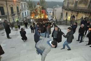Settimana Santa 2015 Gesù nell'orto degli ulivi l'entrata al Duomo