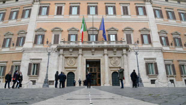 parlamento camera dei deputati governo referendum