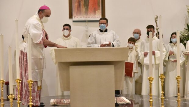 La cerimonia altare alla Nunziata